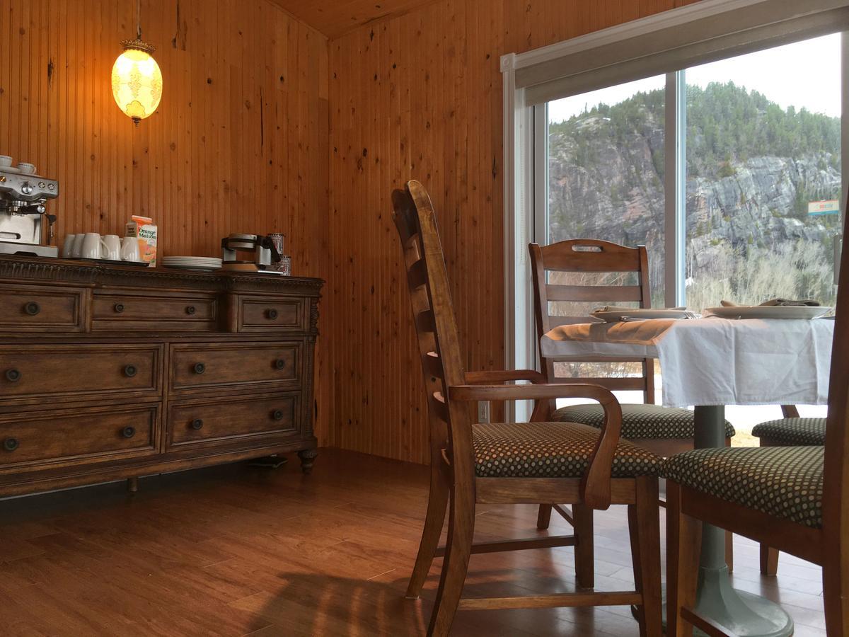 La Chouette Virée Bed and Breakfast Grandes-Bergeronnes Exterior foto